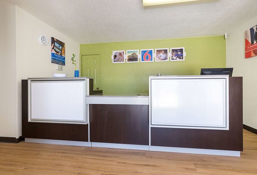 Motel 6new Iberia, La