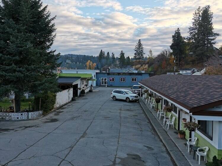 Cedars Motel