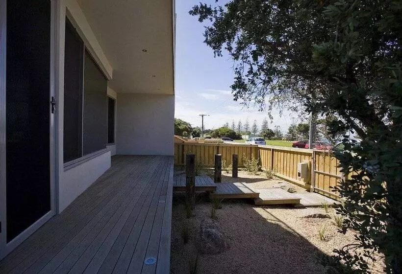 Two Bays Apartments