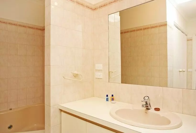 Two Bays Apartments