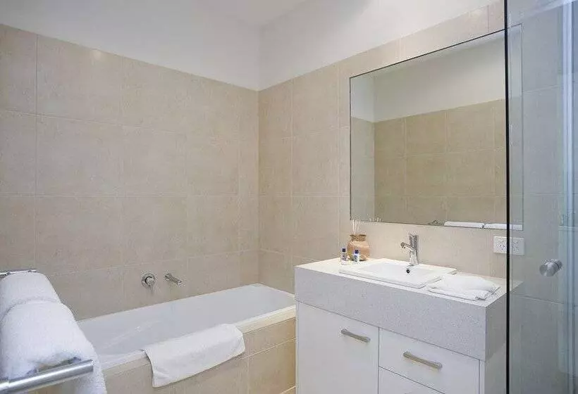 Two Bays Apartments