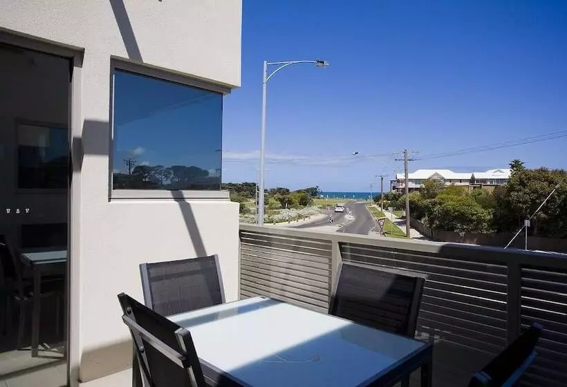 Two Bays Apartments
