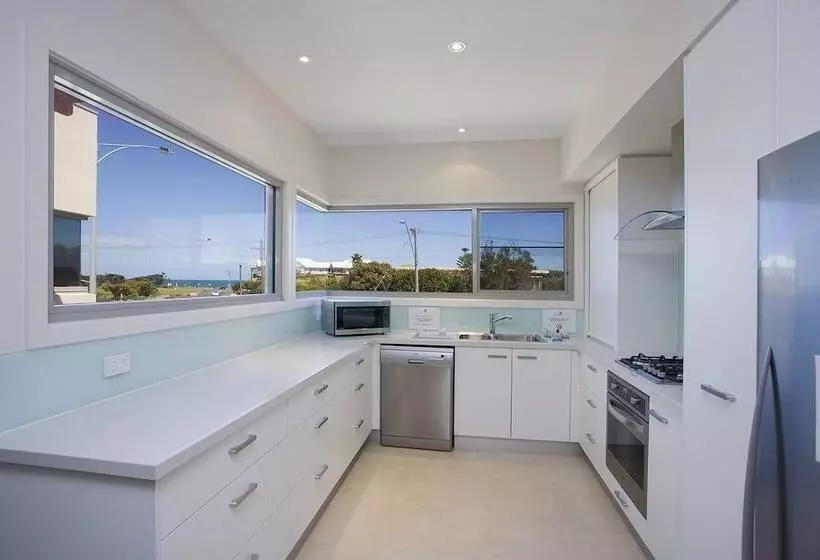 Two Bays Apartments