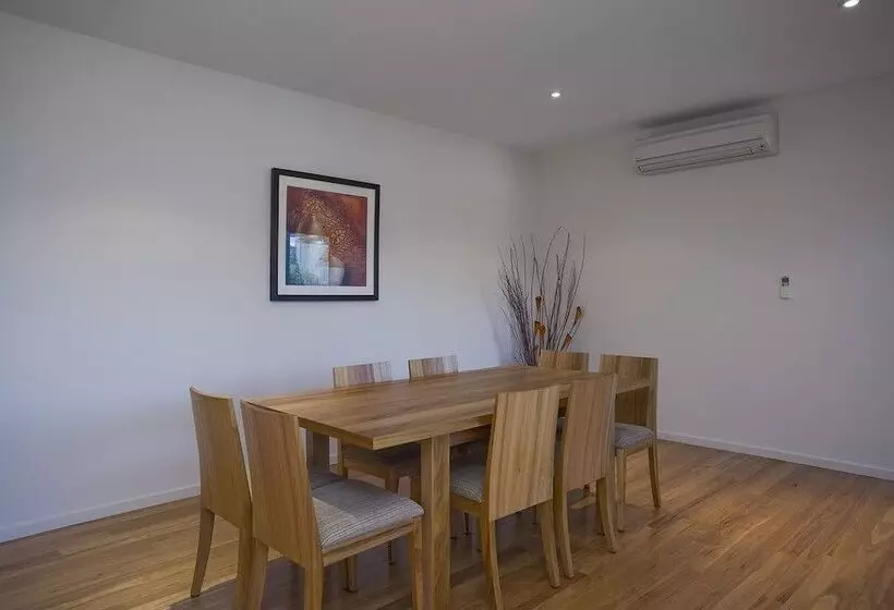 Two Bays Apartments