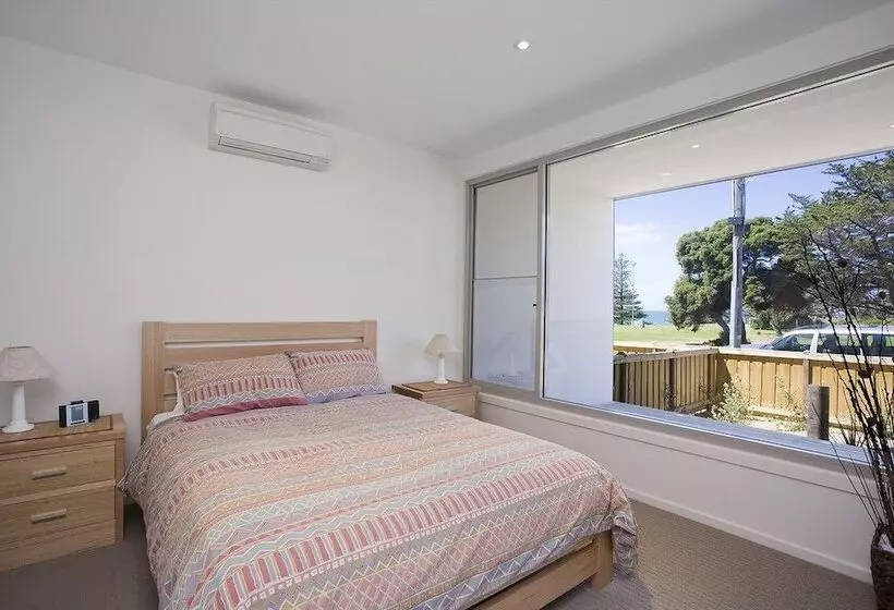 Two Bays Apartments
