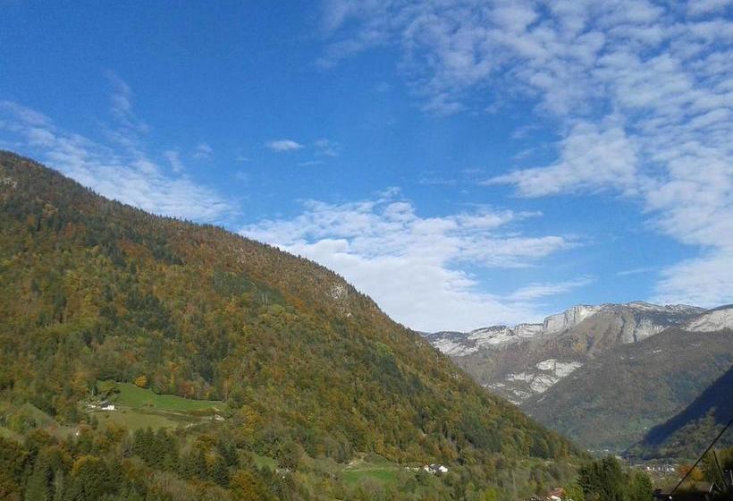 ベッドアンドブレックファースト Auberge Du Fraizier