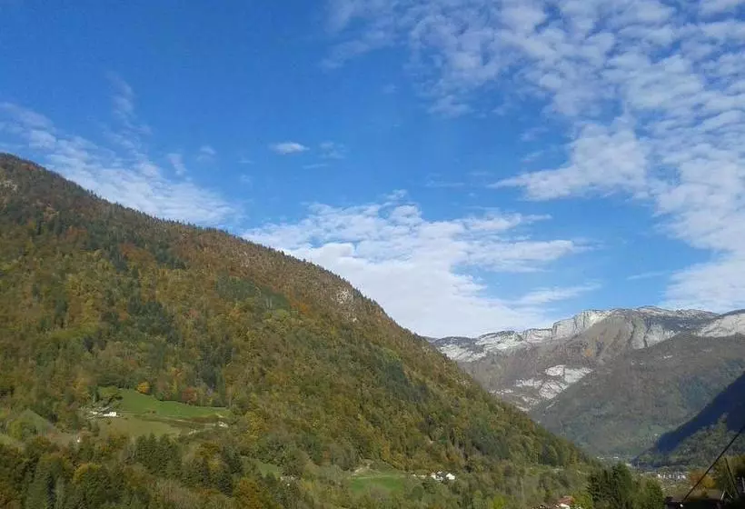 تختخواب و صبحانه Auberge Du Fraizier