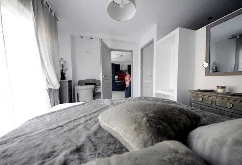 مبيت وإفطار Chambres D Hôtes Les Huppes