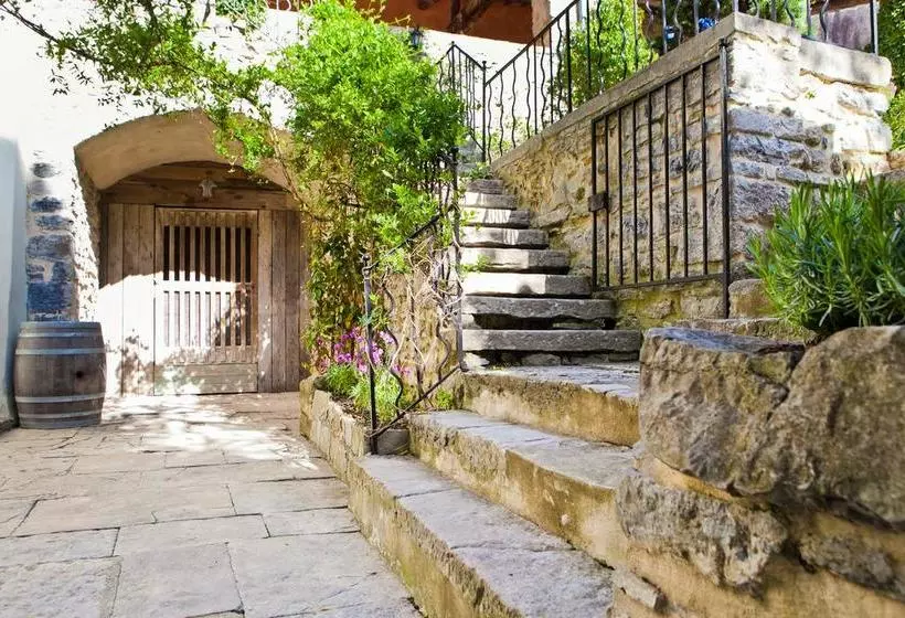 ベッドアンドブレックファースト Chambres D'hôtes Les Trois Comtes