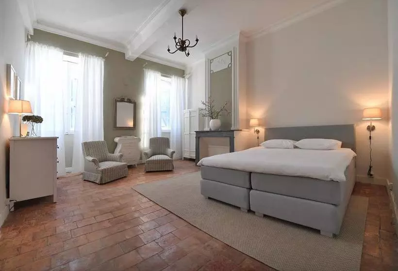ベッドアンドブレックファースト Chambres D'hôtes Les Trois Comtes