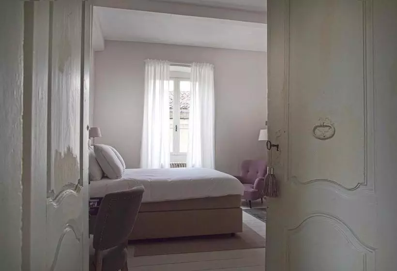 ベッドアンドブレックファースト Chambres D'hôtes Les Trois Comtes