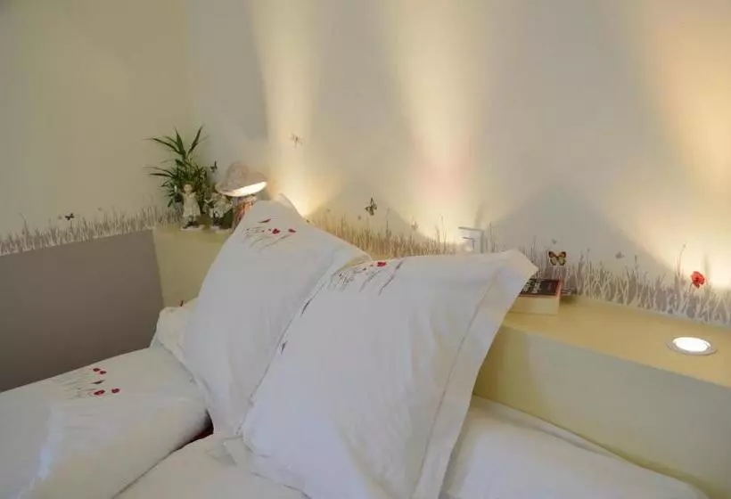 Aamiaismajoitus (B&B) Couette Et Cafe Creme