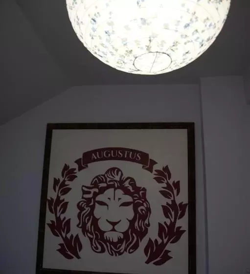 هتل Augustus