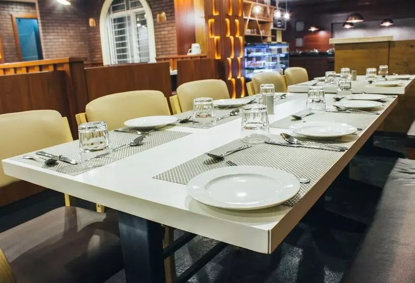 Hotel Ambaari