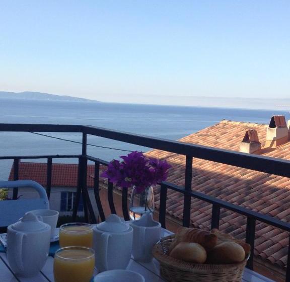 בית מלון כפרי Cyrnos