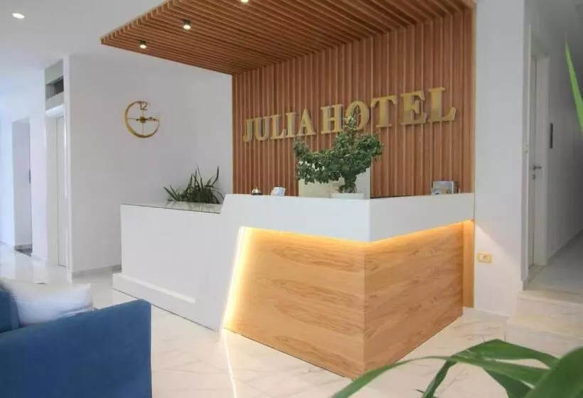 Hôtel Julia - 薩蘭達