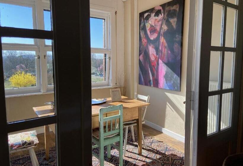 בית מלון כפרי Liegen;schaft Guesthouse