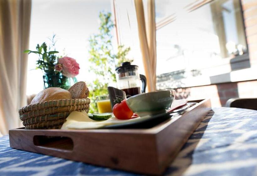 בית מלון כפרי Liegen;schaft Guesthouse