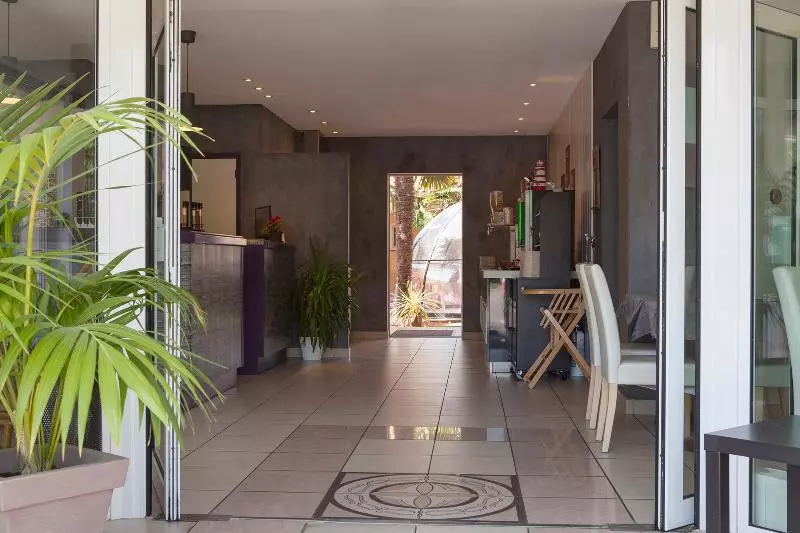 ホテル The Originals City, Hôtel La Closerie, Nantes Nord