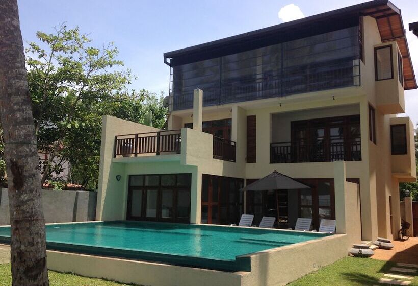 펜션 Chillax Villas