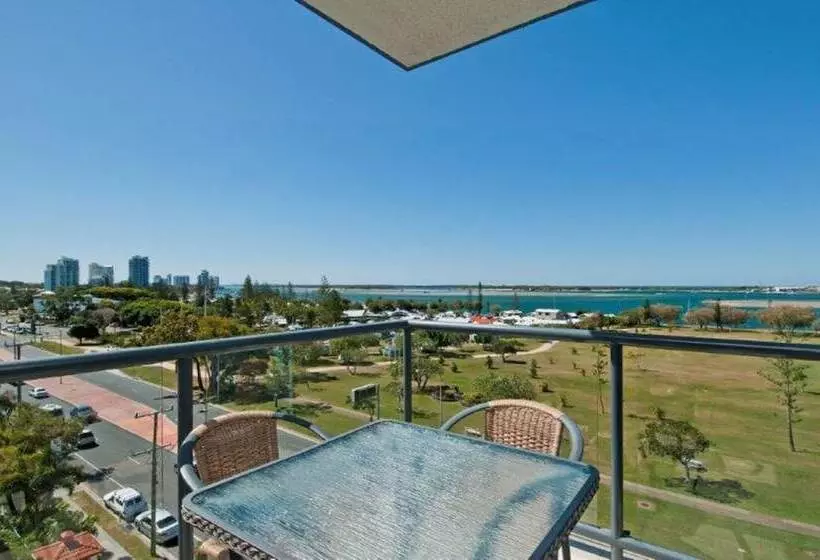 Aqualine Apartments