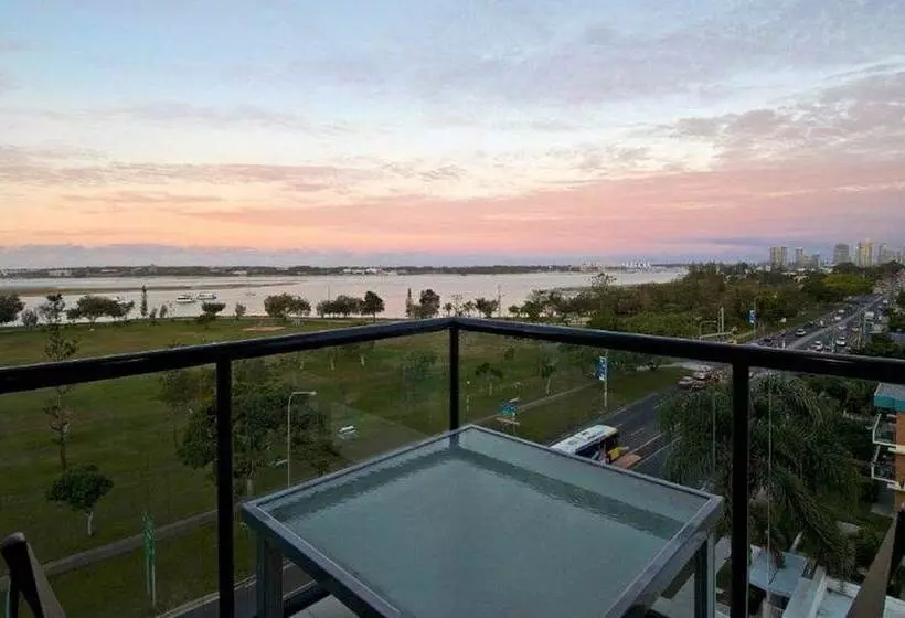 Aqualine Apartments