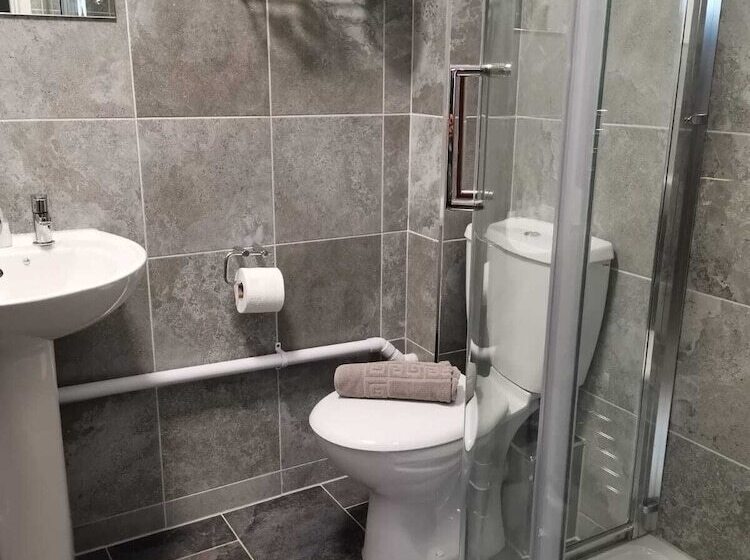 مبيت وإفطار Church Farm Guest House