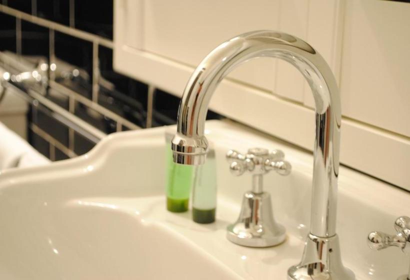 Bed and Breakfast Edward Lodge New Fam