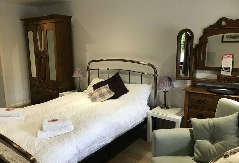 Bed and Breakfast Pinewood Lodge