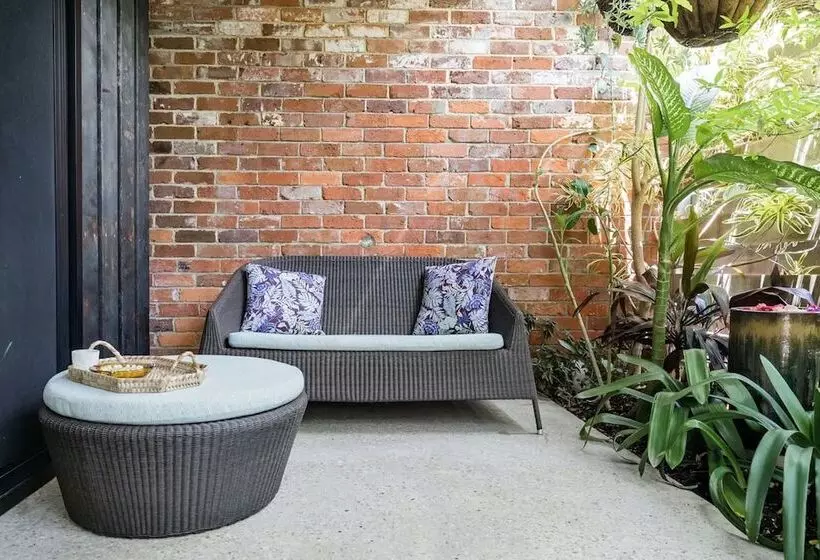 Buhwi Bira Byron Bay Studio   Central