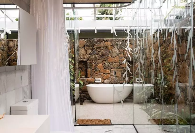 Buhwi Bira Byron Bay Studio   Central