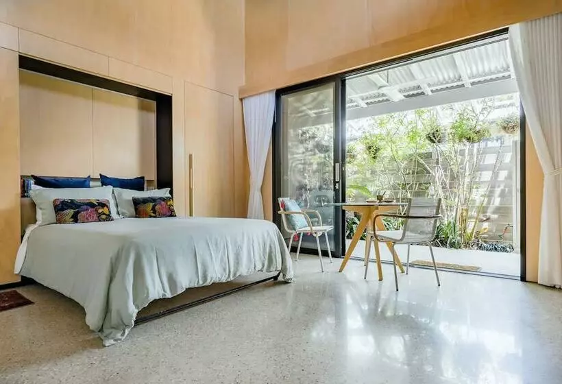 Buhwi Bira Byron Bay Studio   Central