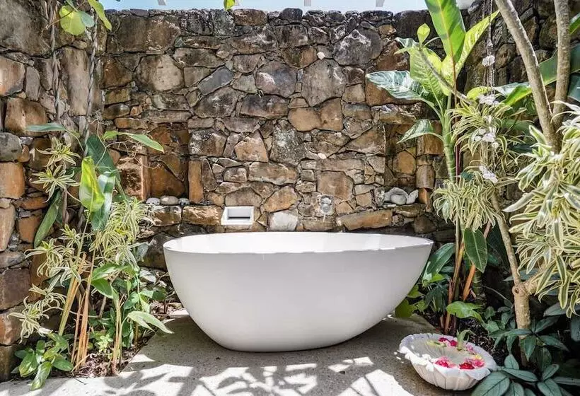 Buhwi Bira Byron Bay Studio   Central