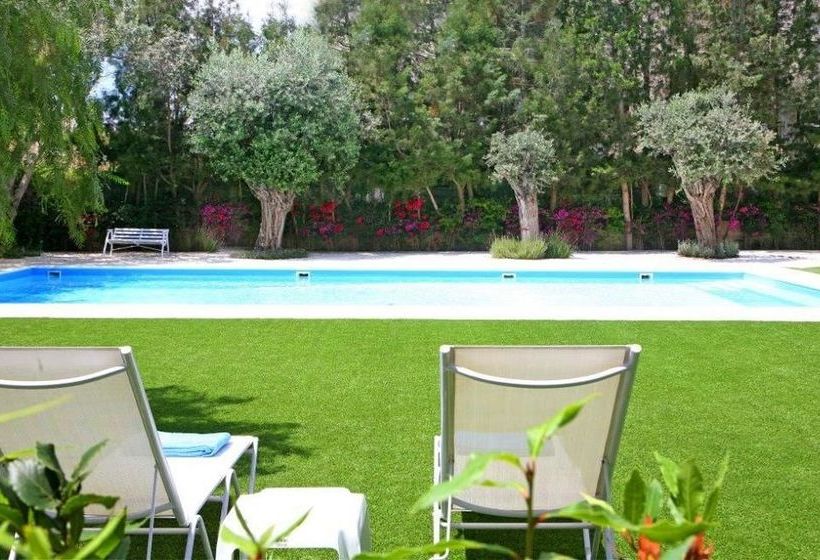 Corina Suites & Apartments