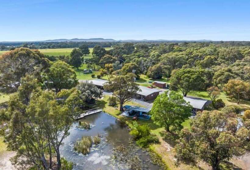 Halls Haven Holiday Units