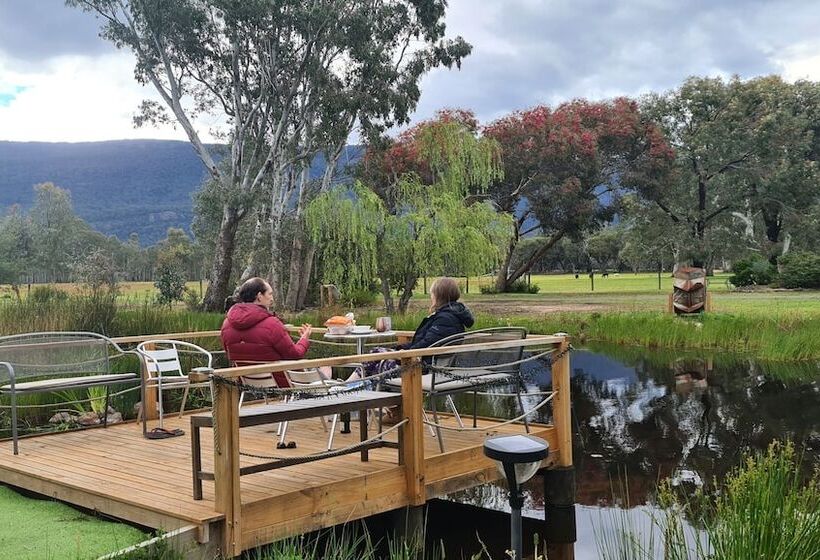 Halls Haven Holiday Units