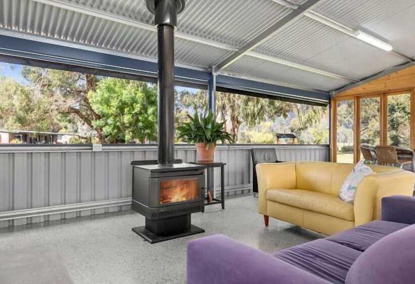 Halls Haven Holiday Units