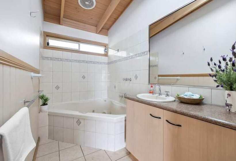 Halls Haven Holiday Units