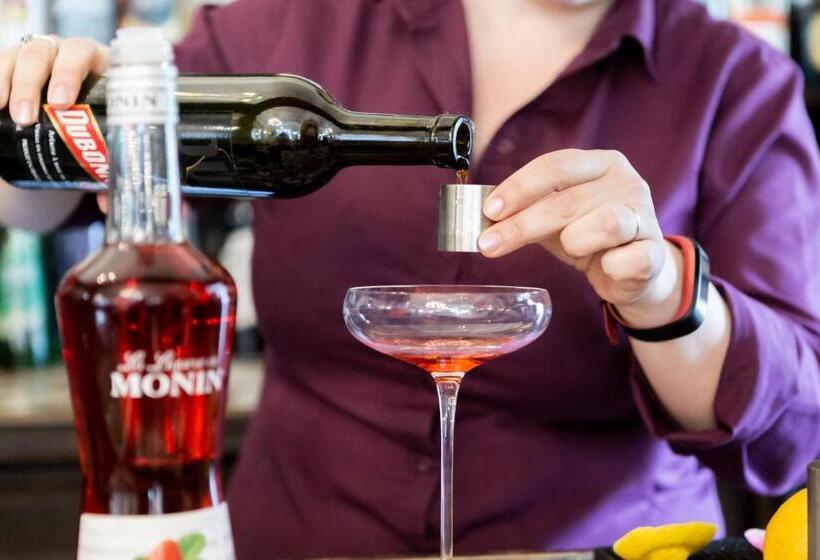 여관 Berwick Lodge