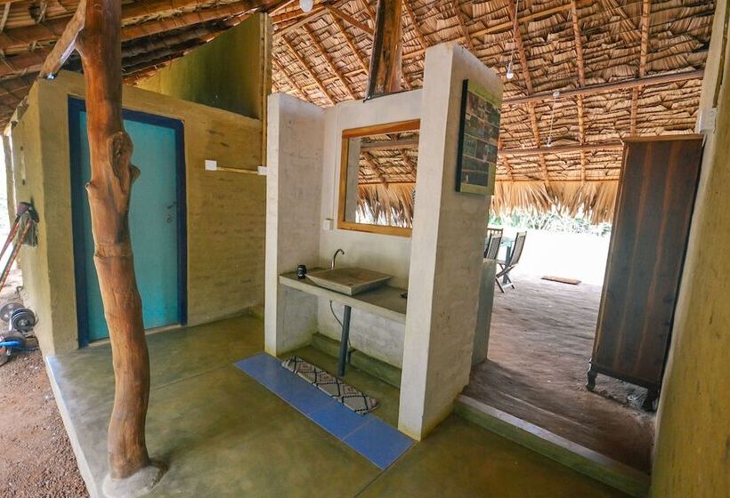 Hotelli Back Of Beyond   Safari Lodge Yala