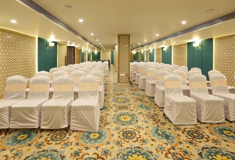 ホテル Comfort Inn Sapphire A Inde