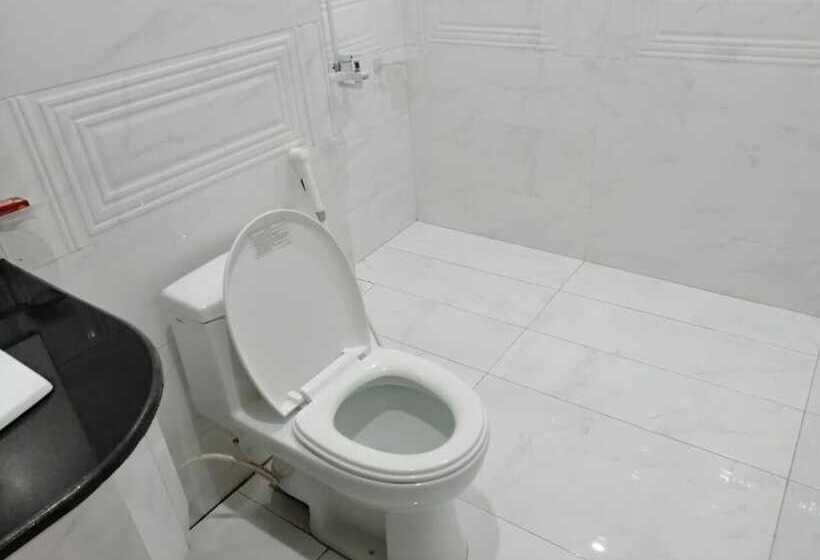 هتل Executive Lodges