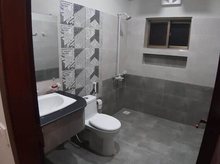 هتل Executive Lodges