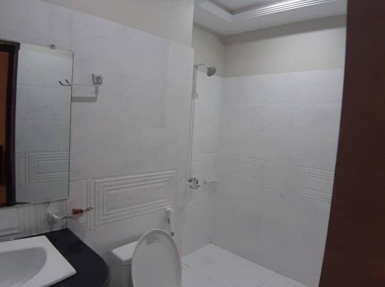 هتل Executive Lodges