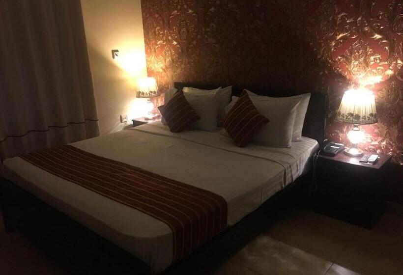 هتل Executive Lodges