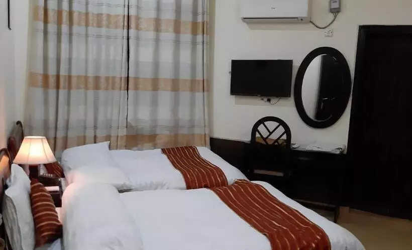 هتل Executive Lodges