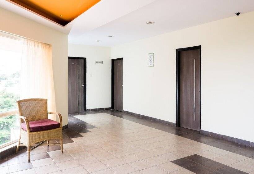 Hotel Treebo Fort Club