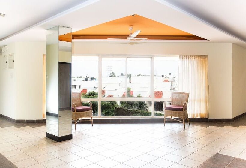 Hotel Treebo Fort Club