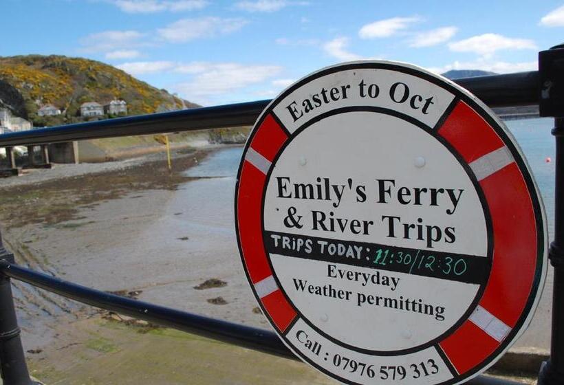 펜션 Crystal House