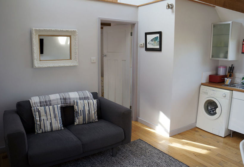 The Barn & Pheasant Cottage